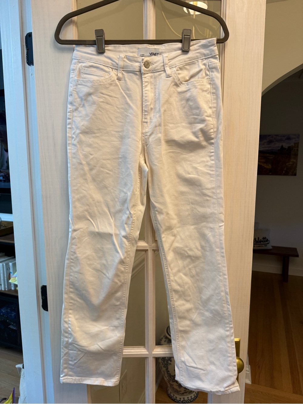 Straight-Leg White Jeans — Classic Fit